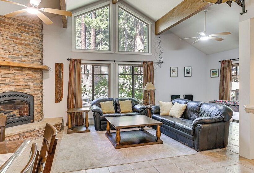 1 Mi To Beach: Tahoe City Retreat W/ Game Room