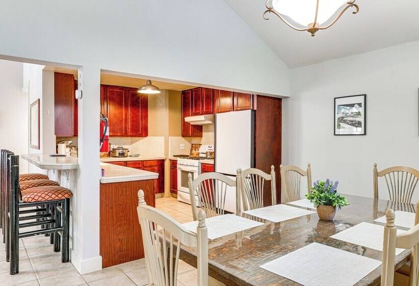 1 Mi To Beach: Tahoe City Retreat W/ Game Room