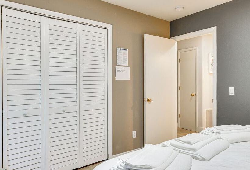 1 Mi To Beach: Tahoe City Retreat W/ Game Room