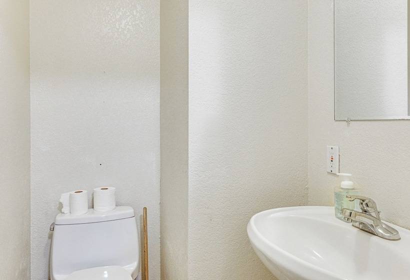 1 Mi To Beach: Tahoe City Retreat W/ Game Room