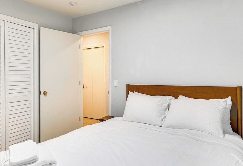 1 Mi To Beach: Tahoe City Retreat W/ Game Room