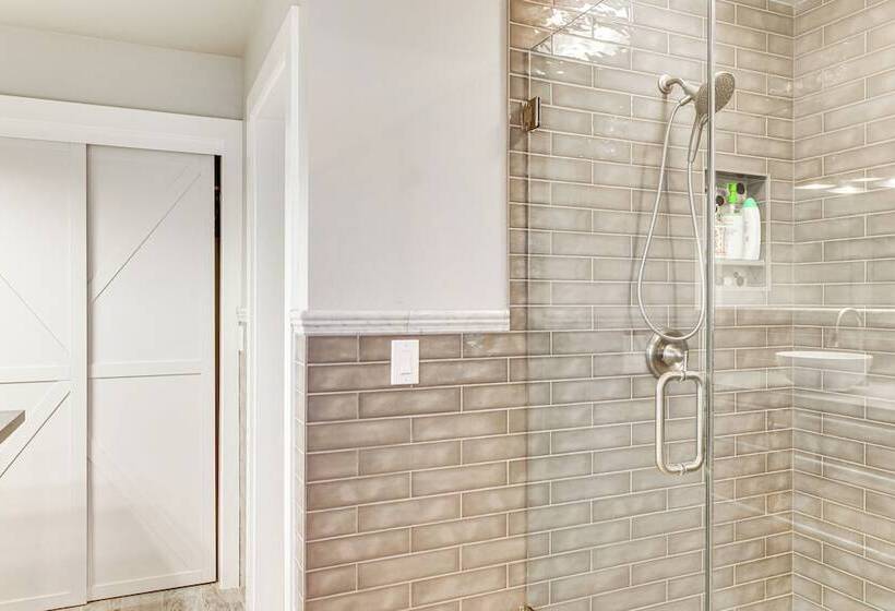 1 Mi To Beach: Tahoe City Retreat W/ Game Room