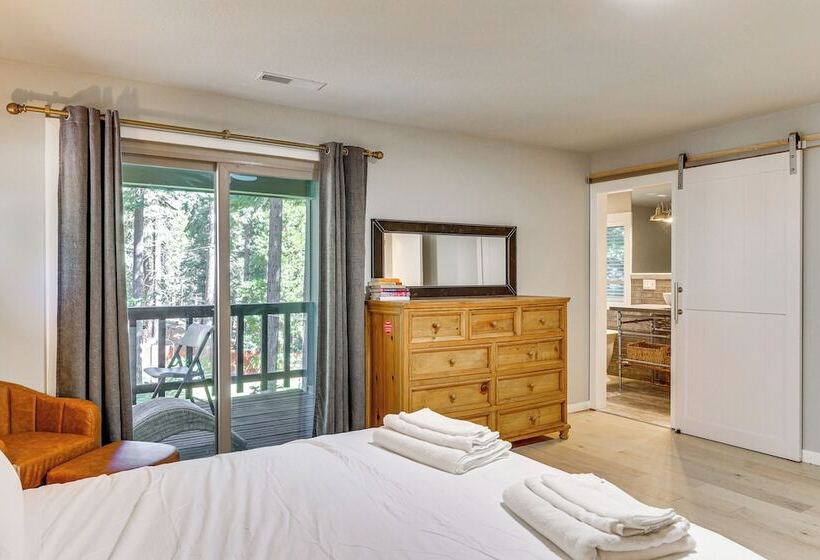 1 Mi To Beach: Tahoe City Retreat W/ Game Room