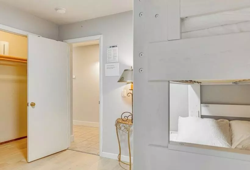 1 Mi To Beach: Tahoe City Retreat W/ Game Room