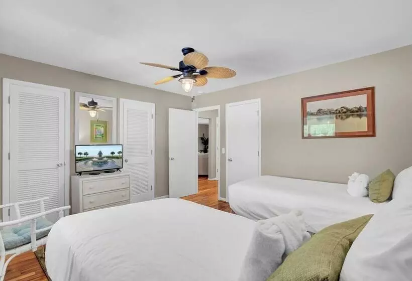 3c Mariners Walk By Avantstay Beach & Pool Access, Enclosed Porch