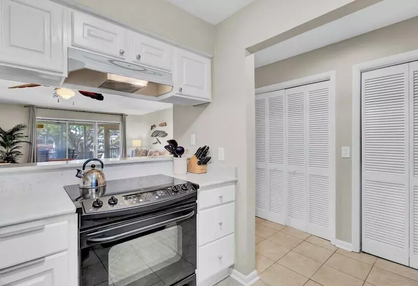 3c Mariners Walk By Avantstay Beach & Pool Access, Enclosed Porch