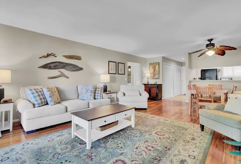 3c Mariners Walk By Avantstay Beach & Pool Access, Enclosed Porch