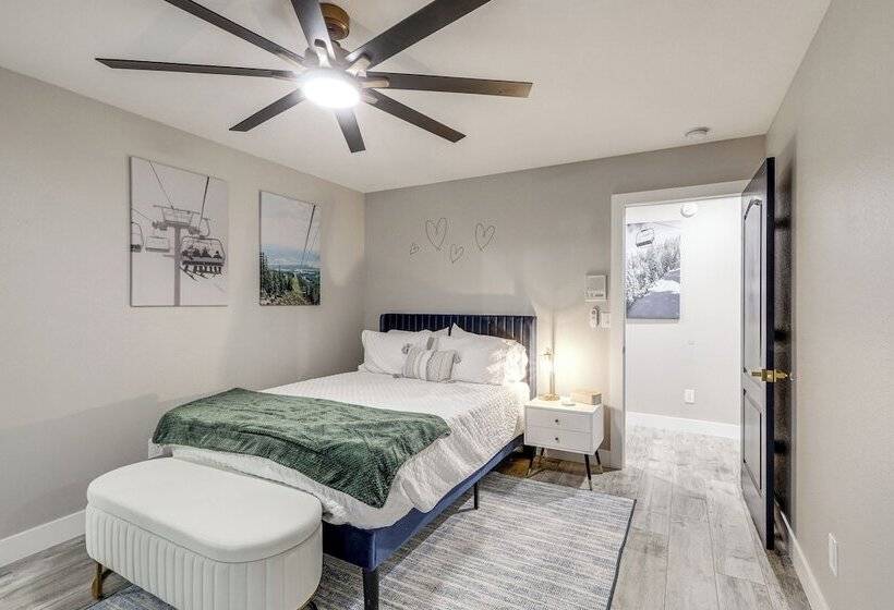 Deluxe Flagstaff Abode W/ Game Room & Outdoor Fun!