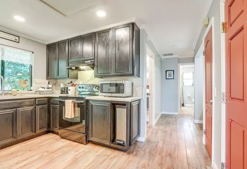 Downtown Fair Oaks Home ~ 15 Mi To Sacramento!