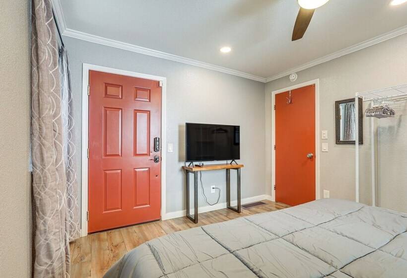 Downtown Fair Oaks Home ~ 15 Mi To Sacramento!