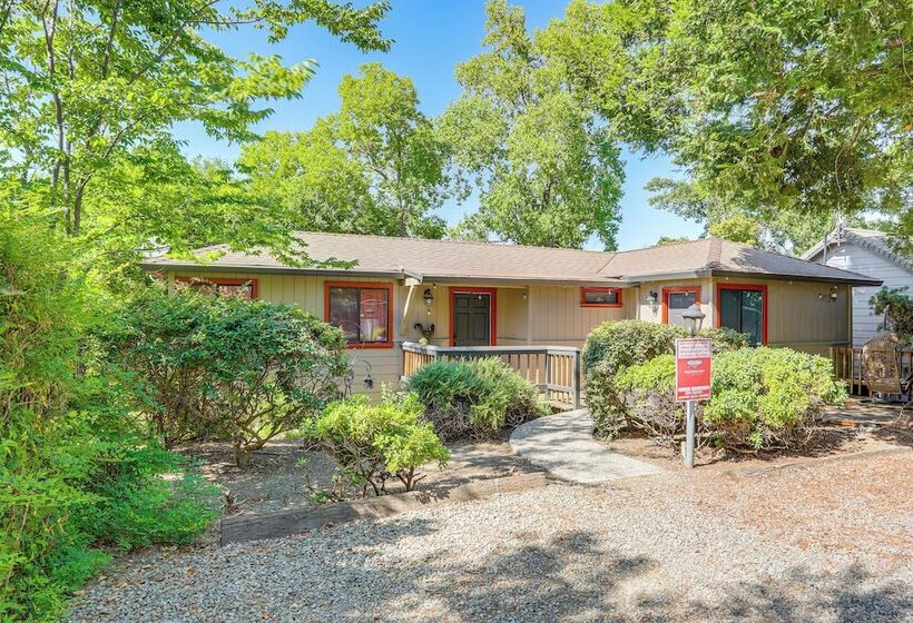 Downtown Fair Oaks Home ~ 15 Mi To Sacramento!