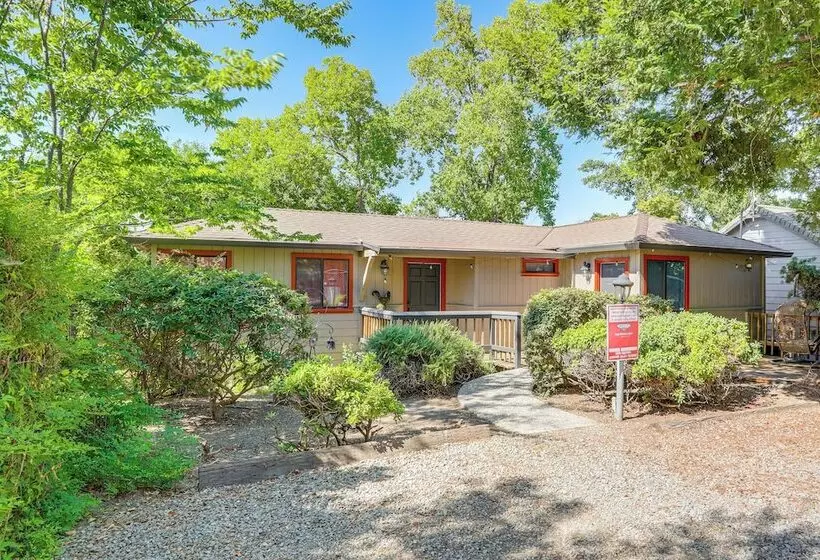Downtown Fair Oaks Home ~ 15 Mi To Sacramento!