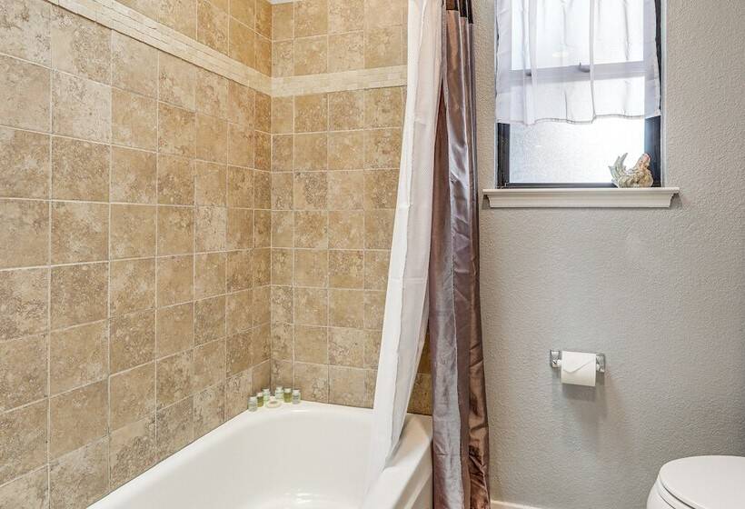 Downtown Fair Oaks Home ~ 15 Mi To Sacramento!