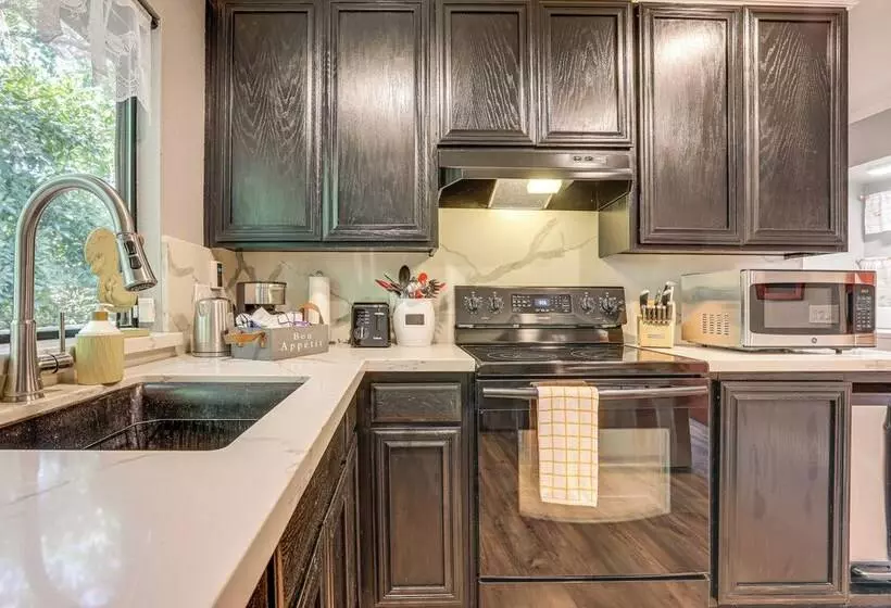 Downtown Fair Oaks Home ~ 15 Mi To Sacramento!