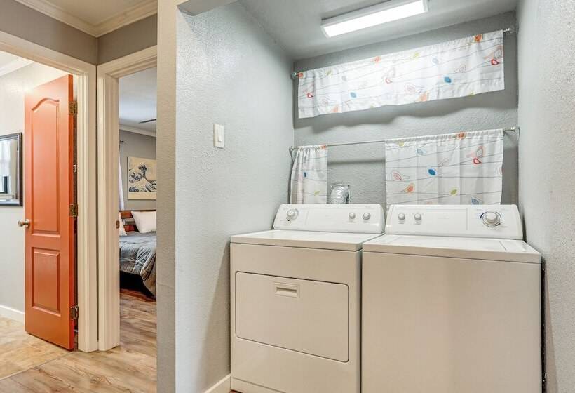 Downtown Fair Oaks Home ~ 15 Mi To Sacramento!