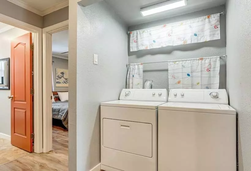 Downtown Fair Oaks Home ~ 15 Mi To Sacramento!