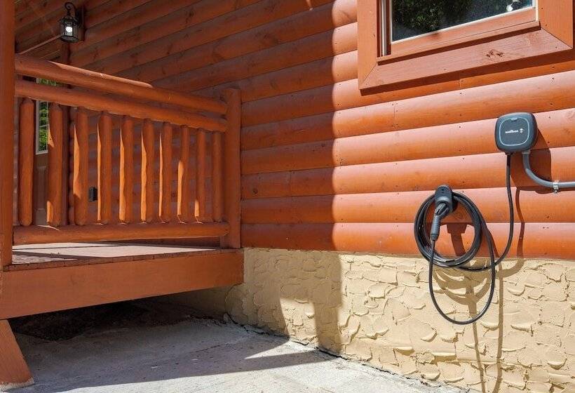 Evergreen Lodge By Avantstay Indoor Pool, Game Room & Theater