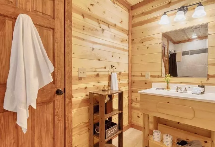 Evergreen Lodge By Avantstay Indoor Pool, Game Room & Theater