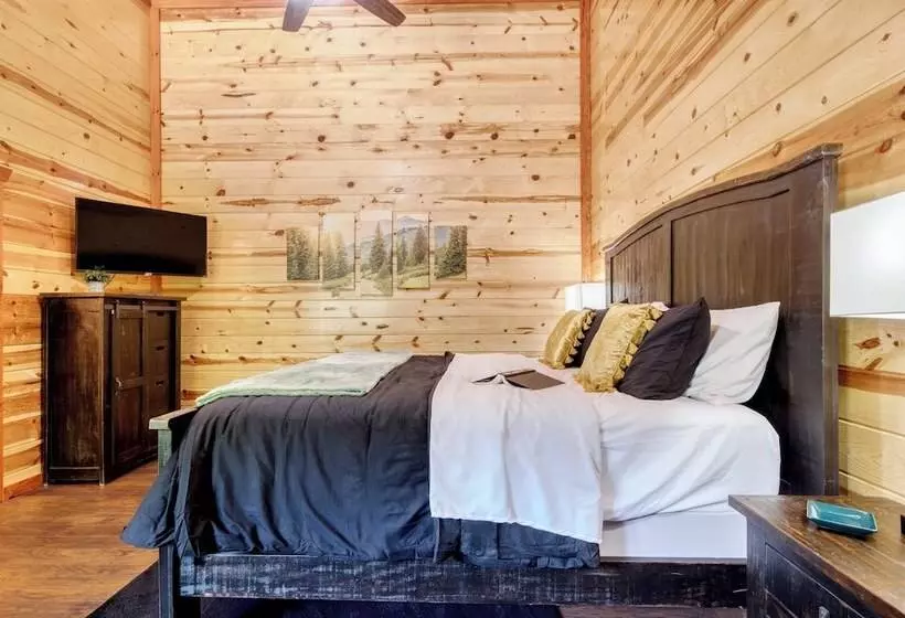 Evergreen Lodge By Avantstay Indoor Pool, Game Room & Theater