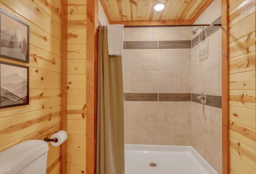 Evergreen Lodge By Avantstay Indoor Pool, Game Room & Theater