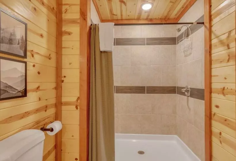 Evergreen Lodge By Avantstay Indoor Pool, Game Room & Theater