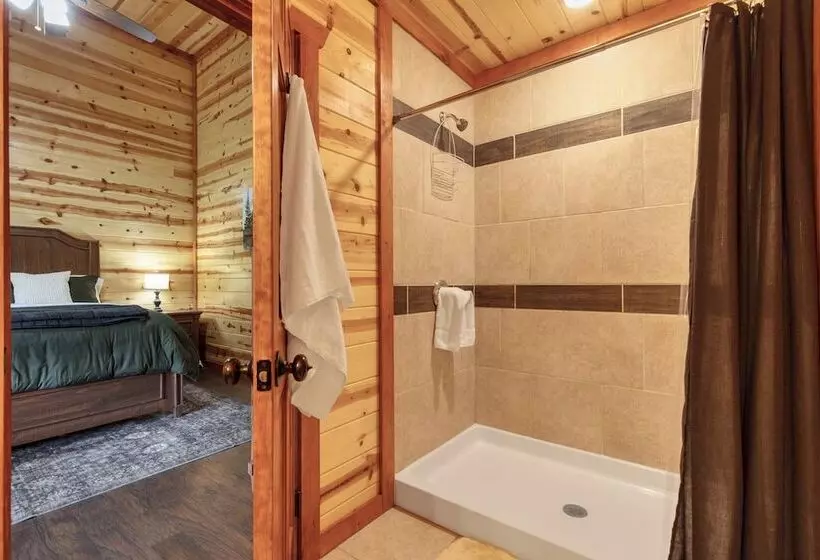 Evergreen Lodge By Avantstay Indoor Pool, Game Room & Theater