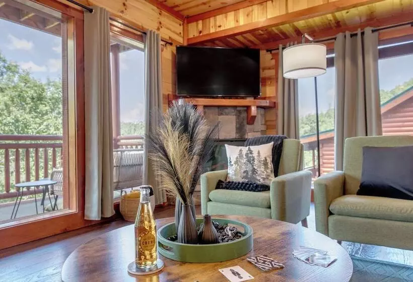 Evergreen Lodge By Avantstay Indoor Pool, Game Room & Theater