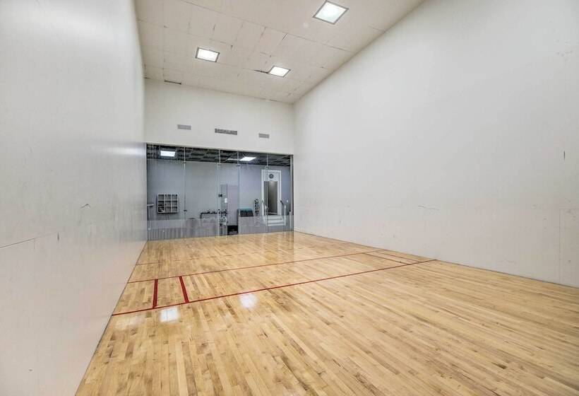 Expansive Home In Humble Near Lake Houston!