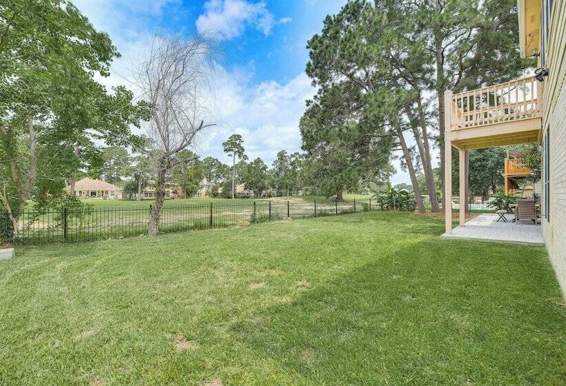 Expansive Home In Humble Near Lake Houston!