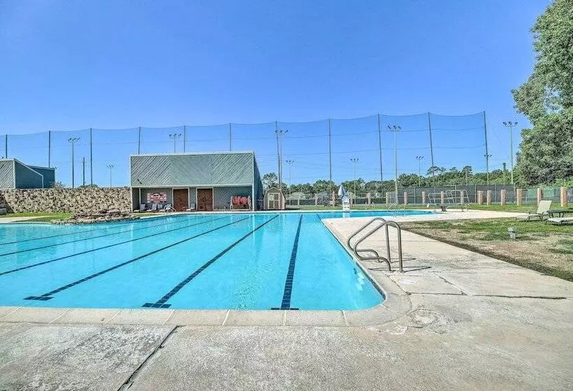 Expansive Home In Humble Near Lake Houston!