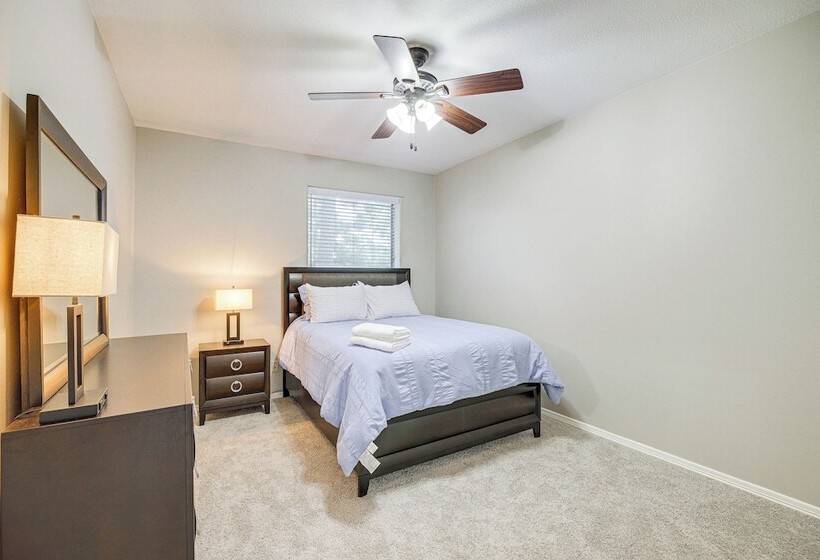 Expansive Home In Humble Near Lake Houston!