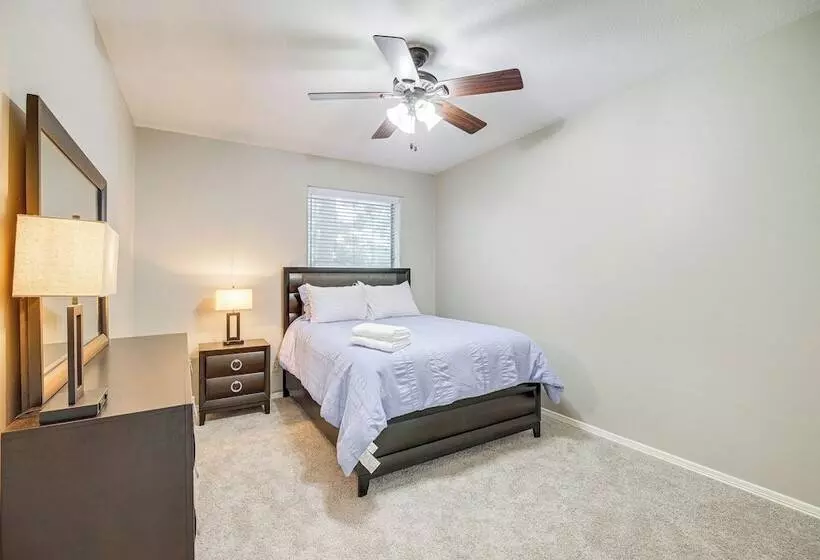 Expansive Home In Humble Near Lake Houston!