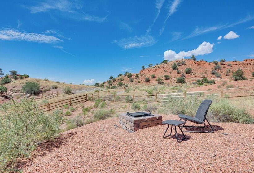 Gorgeous Kanab Home: Canyon Views & Pool Access!