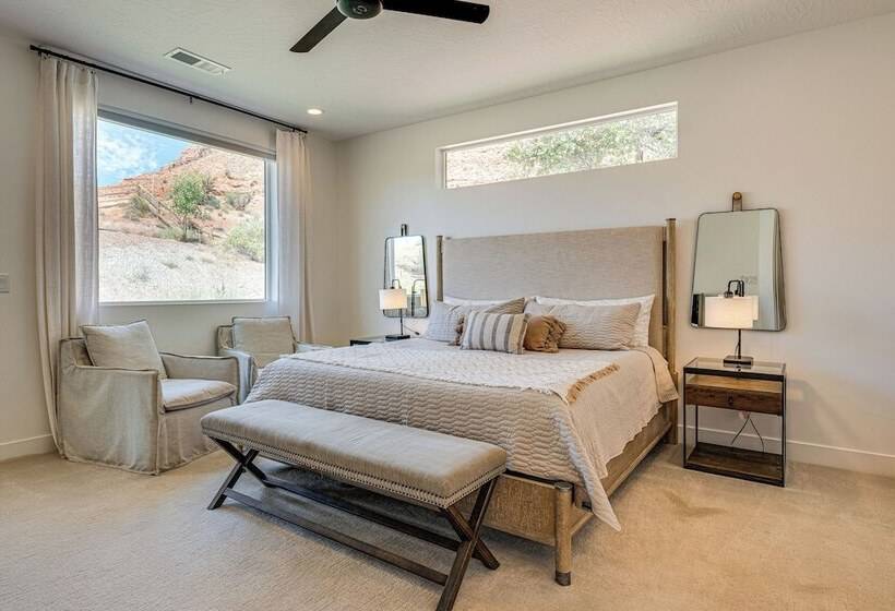 Gorgeous Kanab Home: Canyon Views & Pool Access!