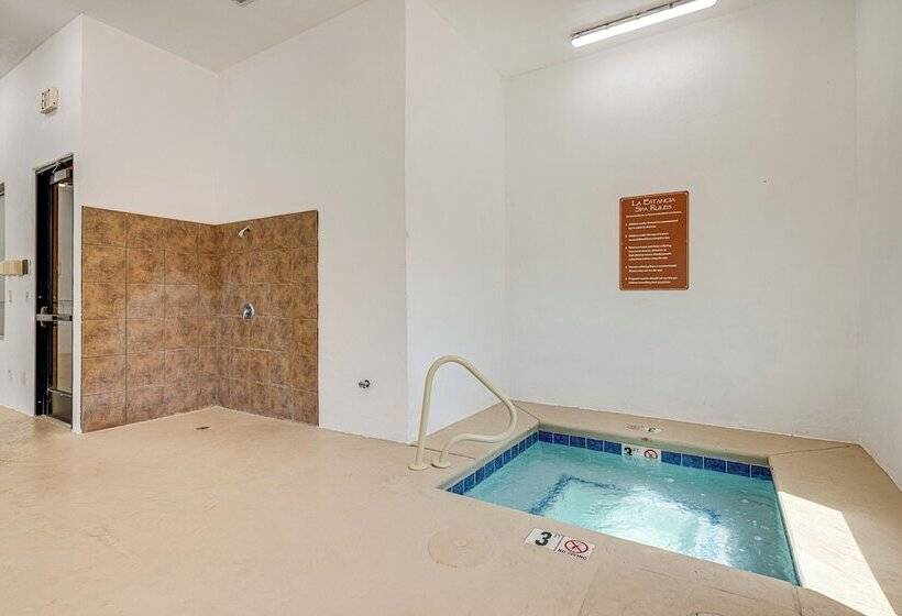 Gorgeous Kanab Home: Canyon Views & Pool Access!