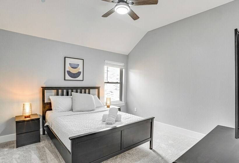 Haltom City Home W/ Patio ~ 11 Mi To Fort Worth!