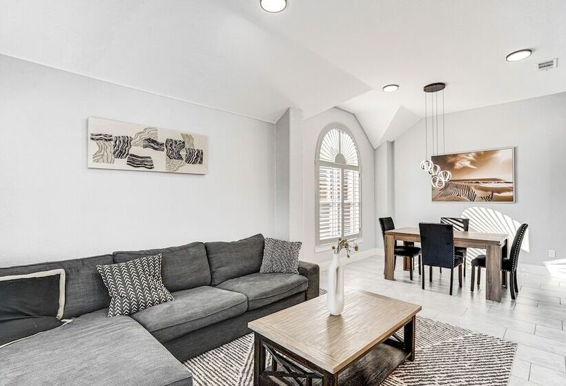 Haltom City Home W/ Patio ~ 11 Mi To Fort Worth!