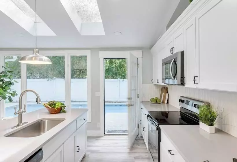 Hilton Hideaway By Avantstay Private Pool, Walk To Beach