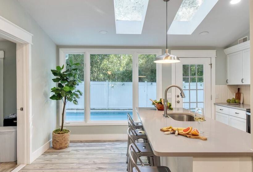 Hilton Hideaway By Avantstay Private Pool, Walk To Beach