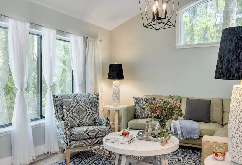 Hilton Hideaway By Avantstay Private Pool, Walk To Beach