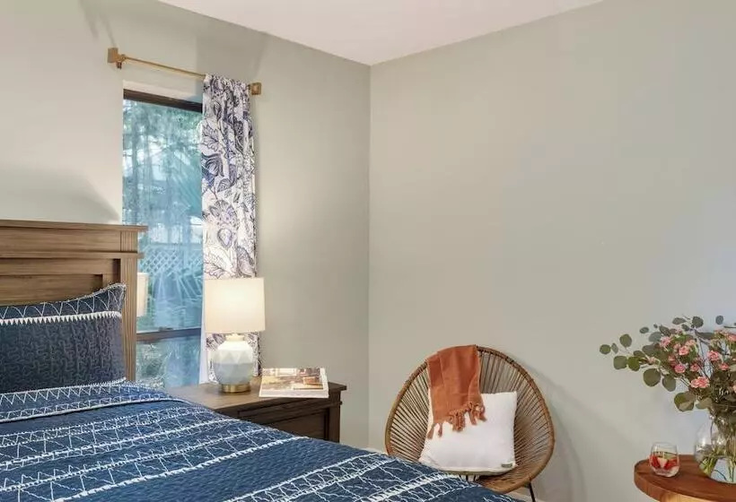 Hilton Hideaway By Avantstay Private Pool, Walk To Beach