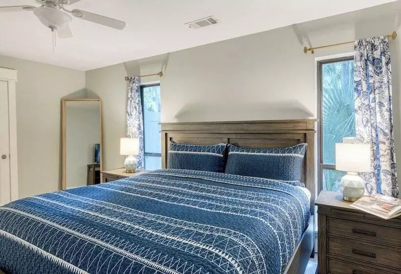 Hilton Hideaway By Avantstay Private Pool, Walk To Beach