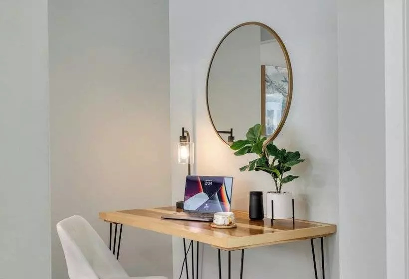 Hilton Hideaway By Avantstay Private Pool, Walk To Beach