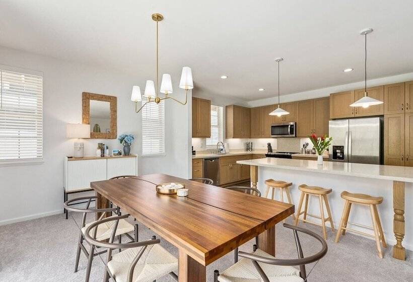 Holoholo By Avantstay Large Single Story W View