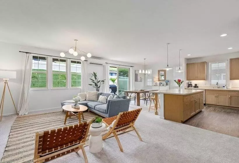 Holoholo By Avantstay Large Single Story W View