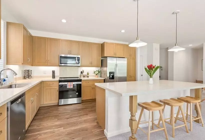 Holoholo By Avantstay Large Single Story W View