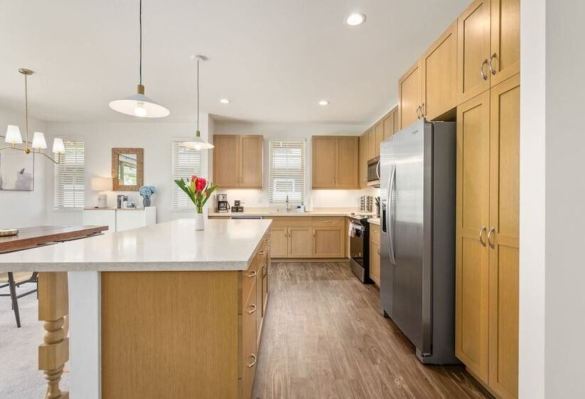 Holoholo By Avantstay Large Single Story W View