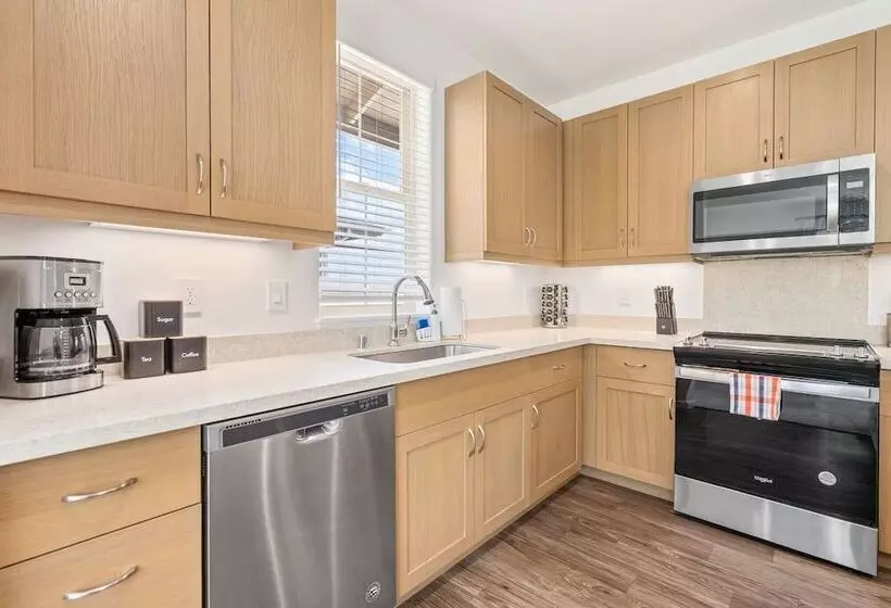 Holoholo By Avantstay Large Single Story W View