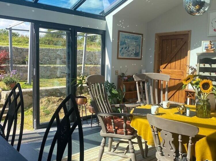 فندق ريفى Farmhouse Annexe With Home Cooked Breakfast