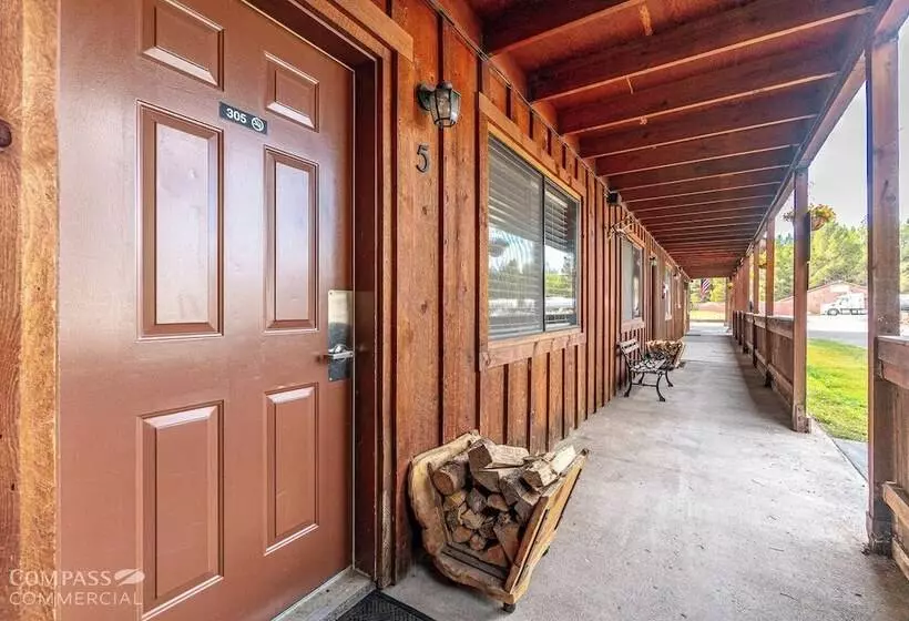 Hotelli Willamette Pass Inn & Chalets